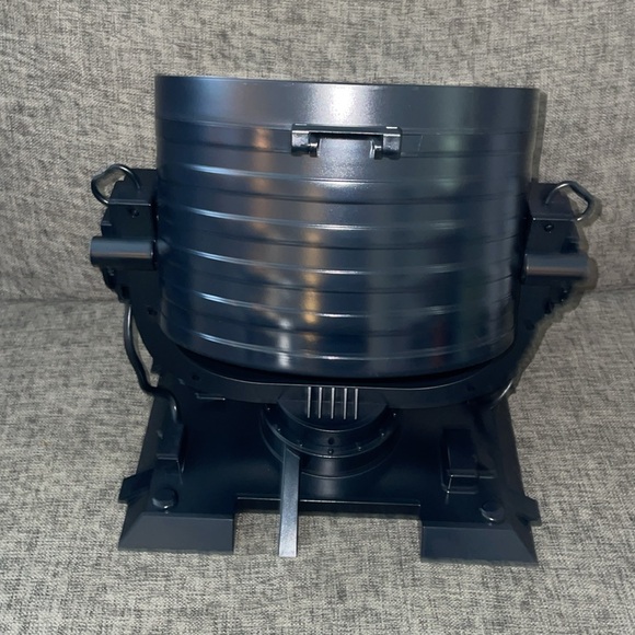 24HR DROP ⬇️ Batman Light up popcorn bucket - Picture 3 of 5